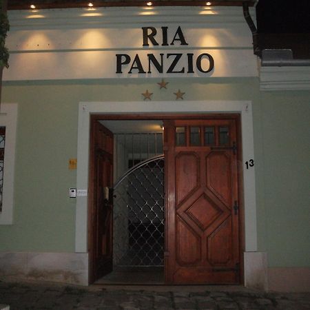 Bed and Breakfast Ria Panzio Esztergom Exterior foto