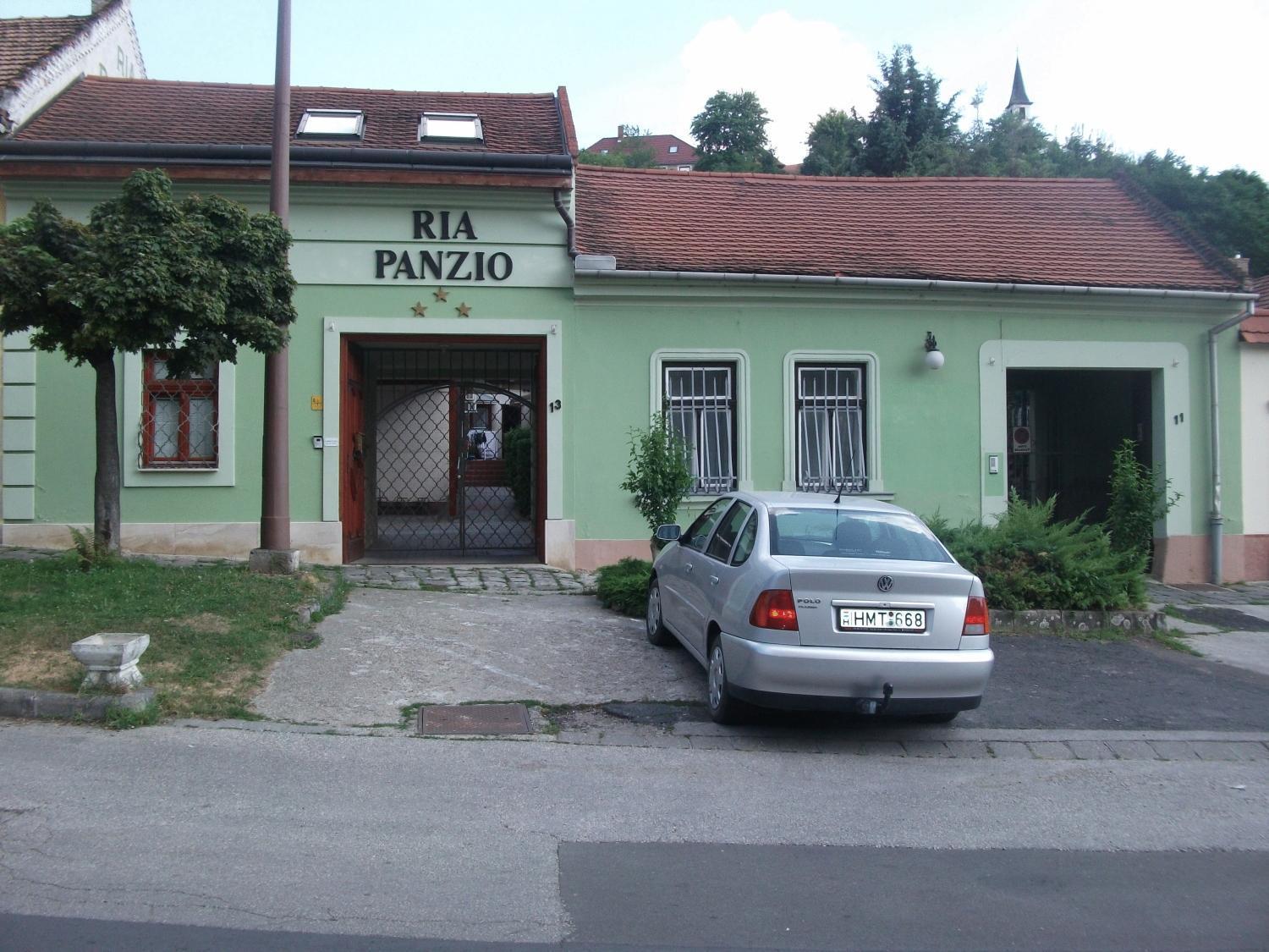 Bed and Breakfast Ria Panzio Esztergom Exterior foto